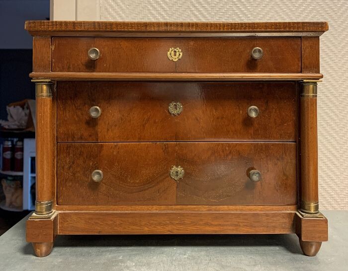 Master Cabinet: Chest of drawers (h. 23cm) - Empire Style - Brass, Mahogany - Around 1900