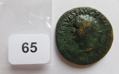Monnaie romaine - Titus (79 - 81) - Sesterce avec La Providence de l'Auguste au revers, Titus et Vespasien debouts de face (Rome, 80, cuivre, 25,17 g) TB à + (rare)