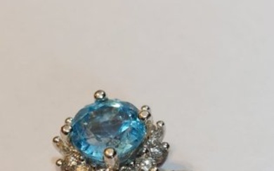 Necklace with pendant - 14 kt. White gold Topaz - Diamond