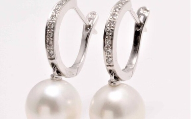 No reserve price - 14 kt. White Gold - 10x11mm Lustrous South Sea Pearls - Earrings - 0.16 ct