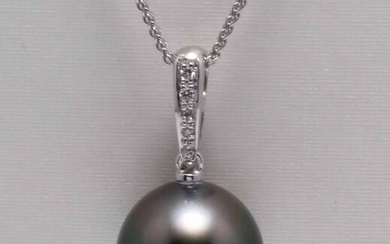 No reserve price - 14 kt. White Gold - 13mm Black Tahitian Pearl Drop - Necklace with pendant - 0.04 ct