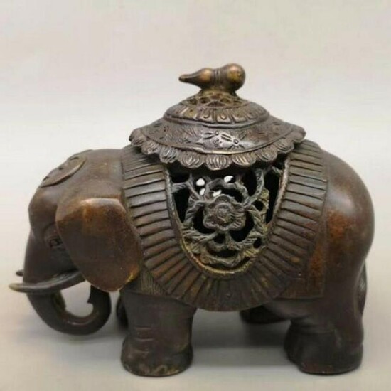 Old Chinese Dynasty Palace Bronze Antique Elephant