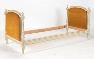 PAINTED FRENCH LOUIS XVI STYLE DAY BED C.1930