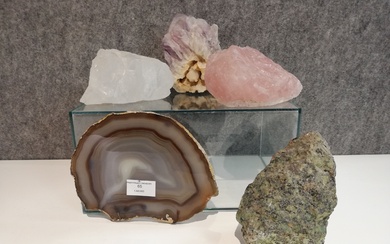 Réunion de 5minéraux dont quartz rose et blanc, améthyste, agate…