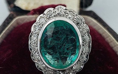 Ring - 18 kt. White gold Emerald