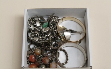 SILVER BANGLES, NECKLACES, BROOCHES ETC AND A 9ct GOLD METAL...