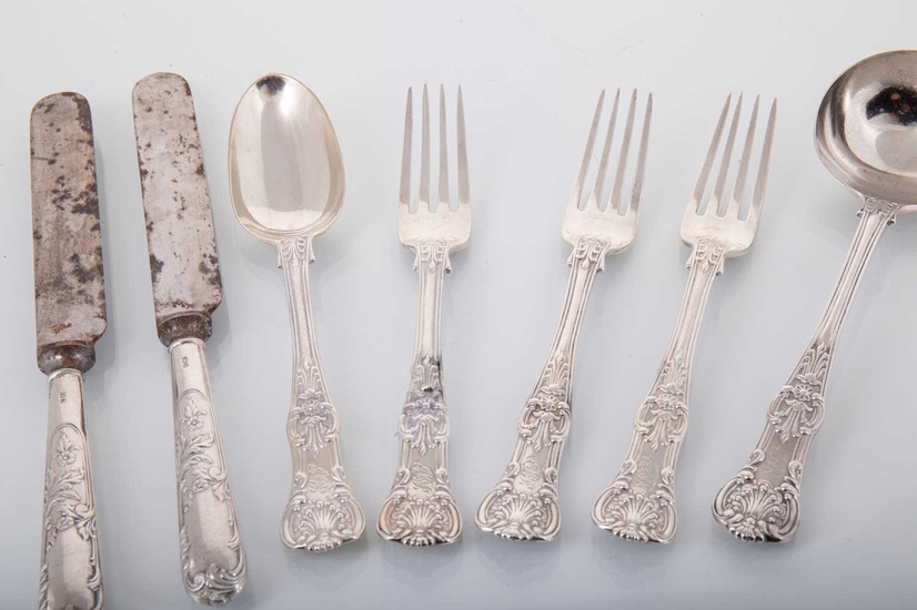 SUITE OF VICTORIAN SILVER FLATWARE CHAWNER & CO., LONDON 1840s