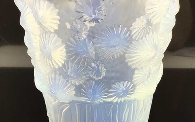 Sabino art glass opalescent vase