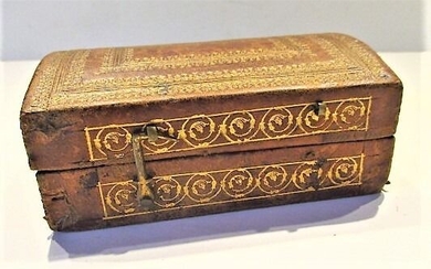 Small box for private correspondence and love letters - wood - gold stamped leather - brass - Late 18th century