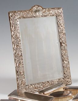 Specchio in legno di forma rettangolare montato... - Lot 465 - Pierre Bergé & Associés