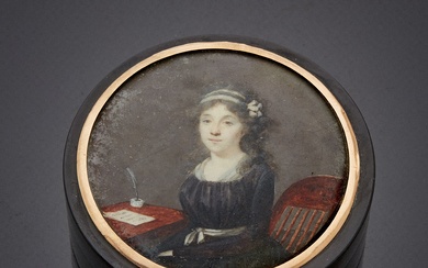 * Travail du XIXe Portrait de jeune fille Miniature montée sur une boite H. 3...