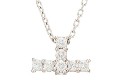 Un pendentif en forme de croix en diamant, suspendu à une chaîne en or 18ct,...