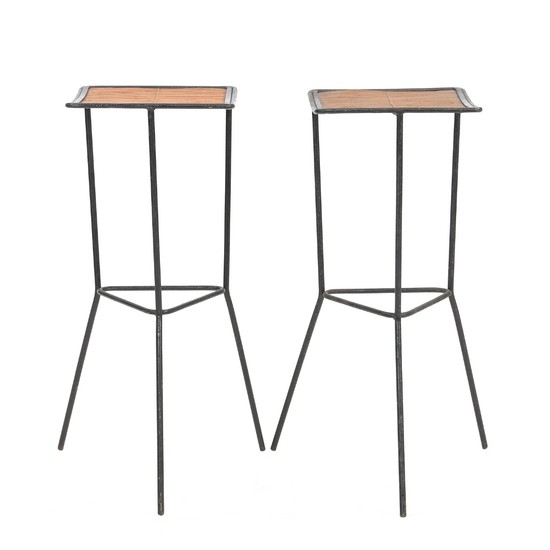 Unknown design: A pair of three-legged bar stools with black lacquered metal frame, seat with bamboo. H. 77. (2)