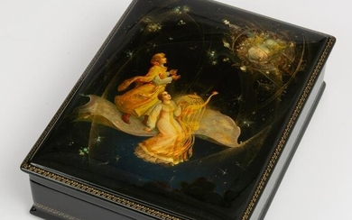 VERY LARGE AND FINE PAINTED RUSSIAN LACQUER BOX SHOWING THE FAIRY TALE FROM THE FLYING CARPET