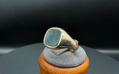 Vintage 9ct Yellow Gold Gents Signet Ring Cushion Cut Green ...
