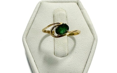 10k Yellow Gold and Oval Cut Emerald Ring, Size 5