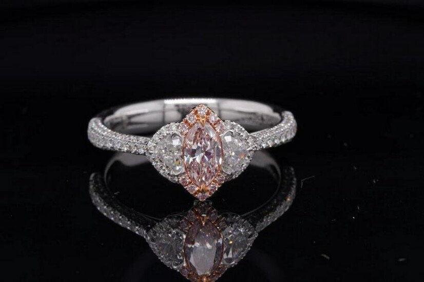 1.10ctw SI1-SI2 Pink and White Diamond 18K Ring