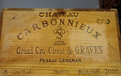 12 bouteilles CHÂTEAU CARBONNIEUX 2000 CC Pessac Léognan Caisse bois d'origine