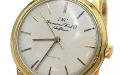 14 Karat Gold International Men's Wristwatch, having