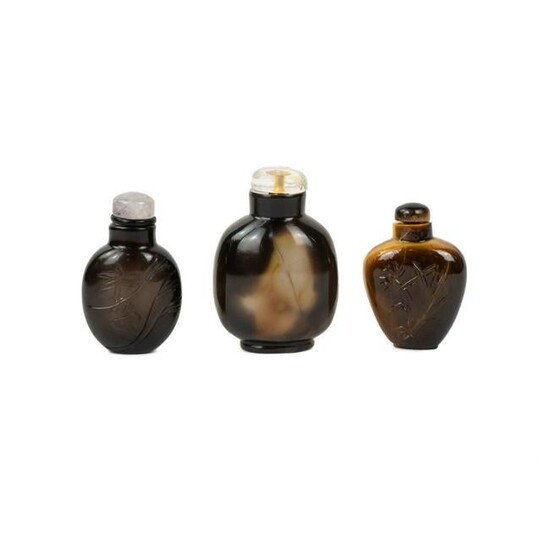 (3) Chinese Snuff Bottles - Glass and Brown Agate