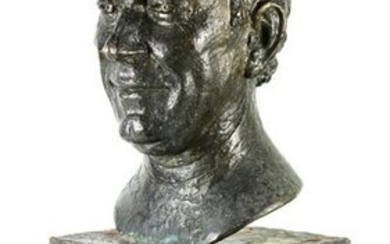 A Pal Kepenyes Robin Leach bust