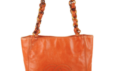 CHANEL - a small vintage leather handbag.