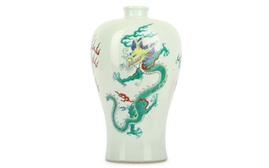 A CHINESE DOUCAI 'DRAGON' VASE, MEIPING.