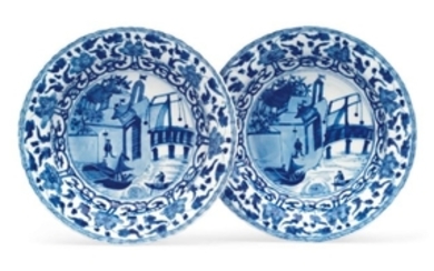 AN UNUSUAL PAIR OF BLUE AND WHITE EUROPEAN SUBJECT DEEP DISHES, KANGXI PERIOD (1662-1722)