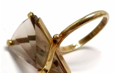 9ct hallmarked gold unusual cut smoky quartz ring - size Q &...