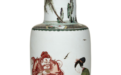 A CHINESE FAMILLE VERTE PORCELAIN ROULEAU VASE KANGXI PERIOD (1662-1722)