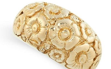 A DRESS RING the band decorated with floral motifs