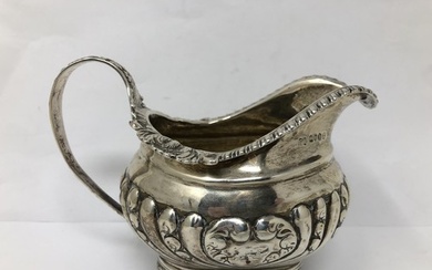A George IV silver cream jug, London 1824, 6.74 ozt