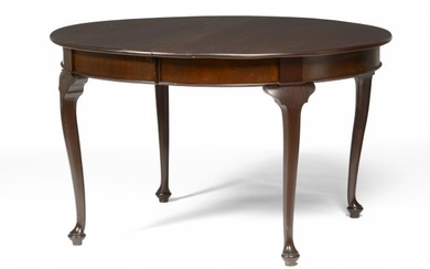 A Queen Anne style dining table