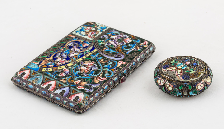 A RUSSIAN GILT SILVER AND CLOISONNE ENAMEL CIGARETTE CASE AND PILL BOX, MOSCOW, 1908-1917, THE PILL BOX BY 11TH ARTEL