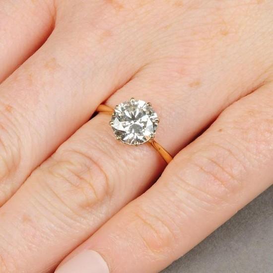 A brilliant-cut diamond single-stone ring. Diamond