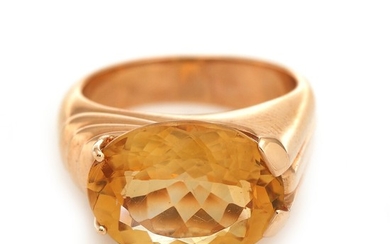 A citrine ring set with an oval-cut citrine, mounted in 18k rose gold. Size 54. Weight app. 8 g.