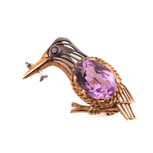 A gem-set kingfisher brooch in 9ct gold, wirework in the for...