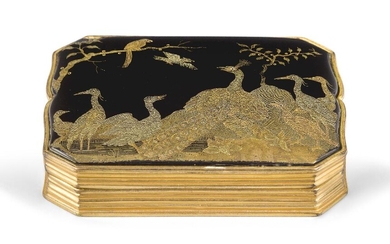 A gilt-metal mounted lacquer, pique and tortoiseshell snuff box, early 19th century, the cover decorated with peacocks and other exotic birds, the interior lid engraved with a crowned monogram, 8.3cm wide