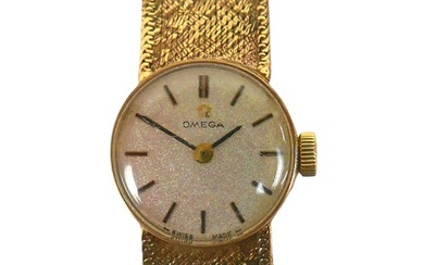 A lady’s Omega 9ct gold wristwatch, gold case and bracelet, ...