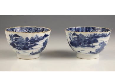 A pair of Chinese porcelain blue and white tea bowls, Qianlo...