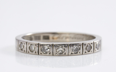 A ring, 18 k white gold, 7 diamonds, Dahlgren Ab Hovjuvelerare G A, Stockholm, 1962.