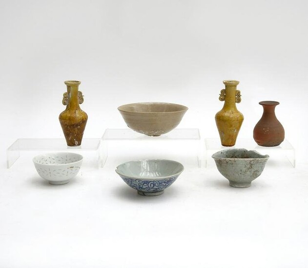 A seven piece group of Asian ceramic tableware
