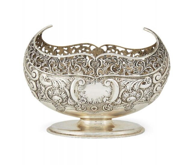 An Edwardian navette-shaped silver bowl, London, c.1907,...