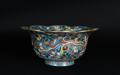 Arte Cinese A Ming style cloisonnÃ© bowl bearing a
