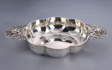 B. Neresheimer & Söhne, Hanau. German sterling silver ear cup in Renaissance form, early 20th century