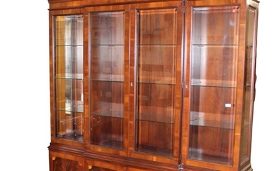 Beautiful Hekman Furniture inlaid china cabinet (2pc)