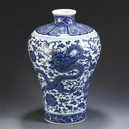 CHINESE BLUE AND WHITE PORCELAIN DRAGON PATTERN MIEPING