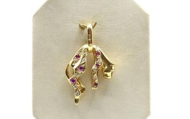 Charm in 18 ct yellow gold set with 13 brilliants +/- 0.20 ct and ruby - 8.4 g