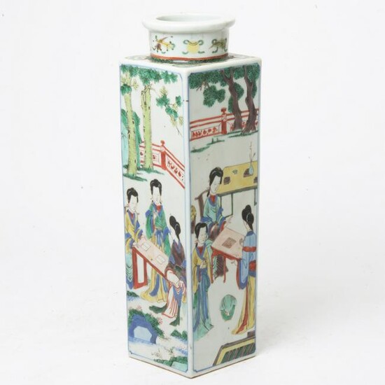 Chinese Famille Rose Wu Cai Porcelain Vase.