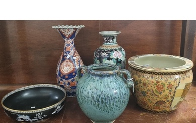 Collection of ceramics to include: Japanese Imari vase, Chin...